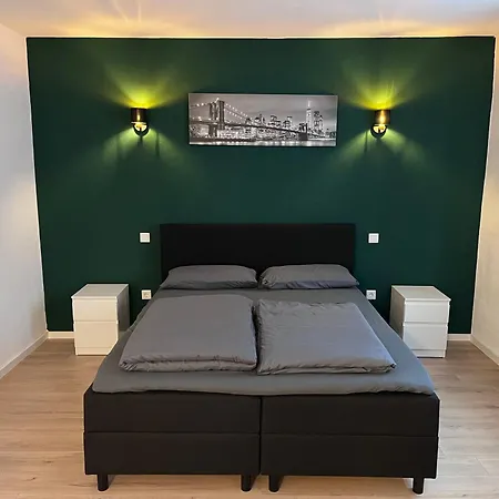 New York Naehe Duesseldorf, Messe, Hbf, City, Wifi, Helios Hospital アパート