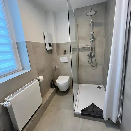 アパート New York Naehe Duesseldorf, Messe, Hbf, City, Wifi, Helios Hospital