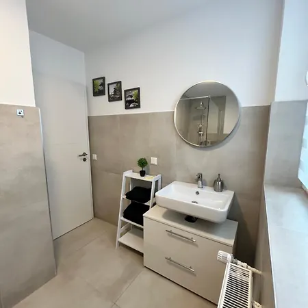 アパート New York Naehe Duesseldorf, Messe, Hbf, City, Wifi, Helios Hospital