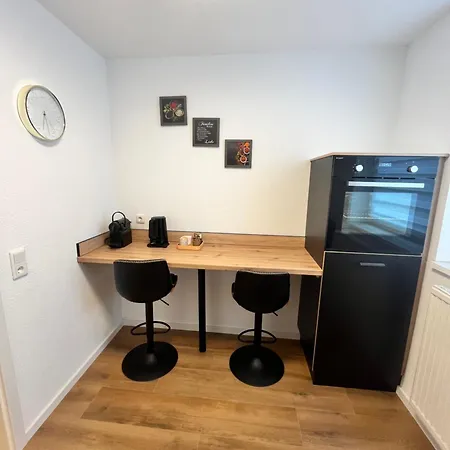 New York Naehe Duesseldorf, Messe, Hbf, City, Wifi, Helios Hospital アパート クレーフェルト