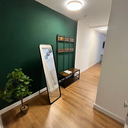 アパート New York Naehe Duesseldorf, Messe, Hbf, City, Wifi, Helios Hospital クレーフェルト