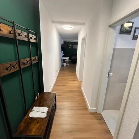 New York Naehe Duesseldorf, Messe, Hbf, City, Wifi, Helios Hospital *