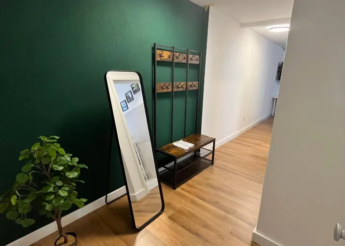 アパート New York Naehe Duesseldorf, Messe, Hbf, City, Wifi, Helios Hospital クレーフェルト